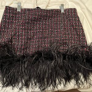 Shirt tweed skirt with feathers